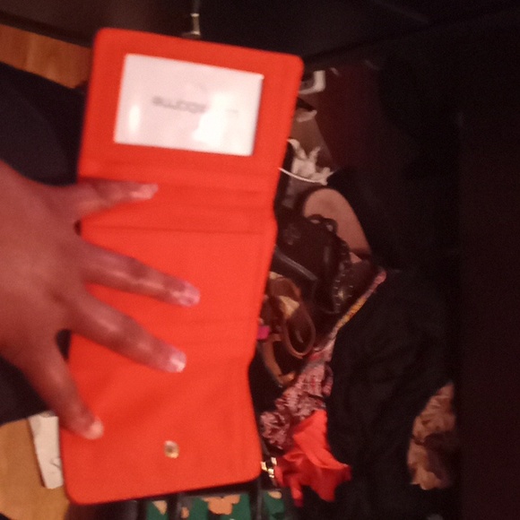 Liz Claiborne wallet - Picture 2 of 3